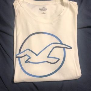 T shirt small size hollister